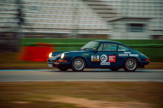 ESDI Elektro-Umbau-Kit Porsche 911 – elektrisch umgebauter 911 in Fahrt auf der Rennstrecke