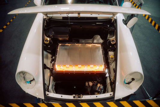 Porsche 964 Elektro-Umbau Kit von ESDI EV – HV-Batteriepack im Frunk, TÜV-fähiger Umbau